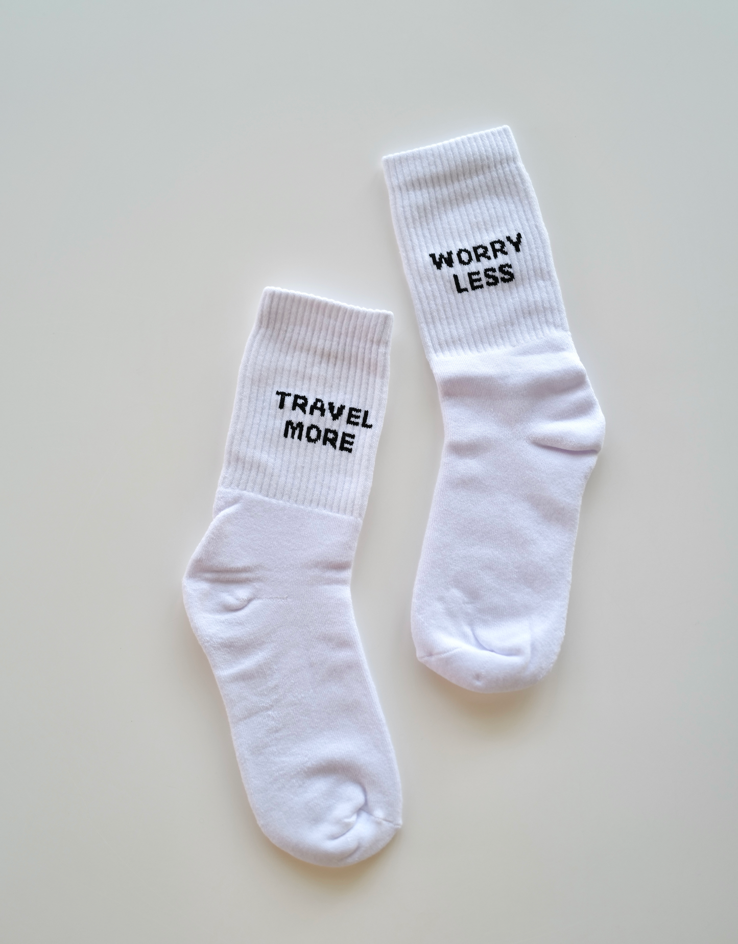 TRAVEL MORE WORRY LESS -  Premium Socken